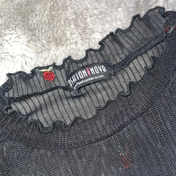 Fashionnova Sheer Black Crop Top w/Roses 🌹 - Picture 4 of 4
